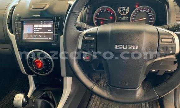 Comprar Usado Isuzu KB Branco Carro em Maputo em Maputo Comprar Usado Isuzu KB Branco Carro em Maputo em Maputo