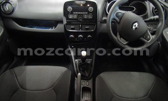 Tenga Tsaru Renault Clio Chena Mota in Boane in Maputo Tenga Tsaru Renault Clio Chena Mota in Boane in Maputo