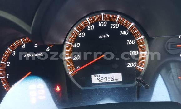 Nunua Ilio tumika Toyota Hilux Fedha Gari ndani ya Maputo nchini Maputo Nunua Ilio tumika Toyota Hilux Fedha Gari ndani ya Maputo nchini Maputo