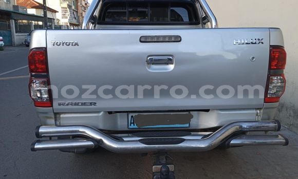 Nunua Ilio tumika Toyota Hilux Fedha Gari ndani ya Maputo nchini Maputo Nunua Ilio tumika Toyota Hilux Fedha Gari ndani ya Maputo nchini Maputo