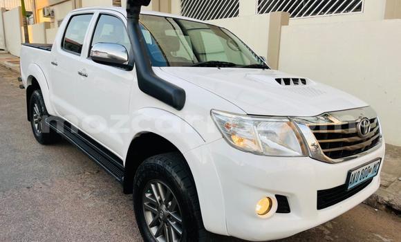 Nunua Ilio tumika Toyota Hilux Nyeupe Gari ndani ya Maputo nchini Maputo Nunua Ilio tumika Toyota Hilux Nyeupe Gari ndani ya Maputo nchini Maputo