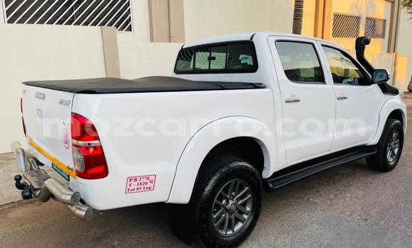 Nunua Ilio tumika Toyota Hilux Nyeupe Gari ndani ya Maputo nchini Maputo Nunua Ilio tumika Toyota Hilux Nyeupe Gari ndani ya Maputo nchini Maputo