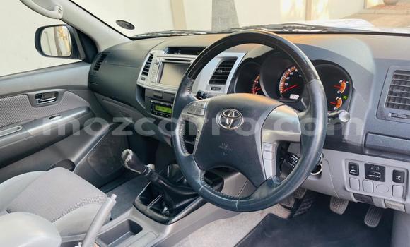 Nunua Ilio tumika Toyota Hilux Nyeupe Gari ndani ya Maputo nchini Maputo Nunua Ilio tumika Toyota Hilux Nyeupe Gari ndani ya Maputo nchini Maputo