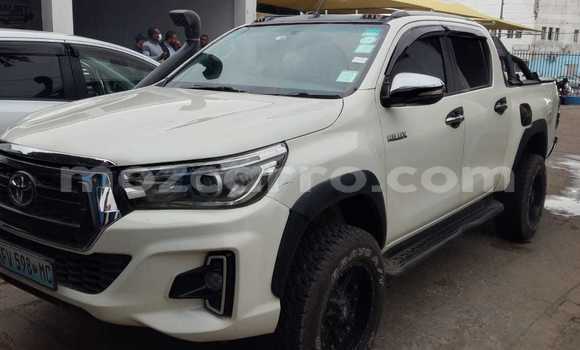 Nunua Ilio tumika Toyota Hiluxe Revo Nyeupe Gari ndani ya Maputo nchini Maputo Nunua Ilio tumika Toyota Hiluxe Revo Nyeupe Gari ndani ya Maputo nchini Maputo