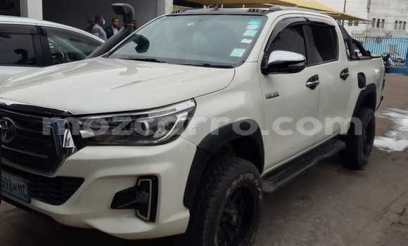 Nunua Ilio tumika Toyota Hiluxe Revo Nyeupe Gari ndani ya Maputo nchini Maputo Nunua Ilio tumika Toyota Hiluxe Revo Nyeupe Gari ndani ya Maputo nchini Maputo
