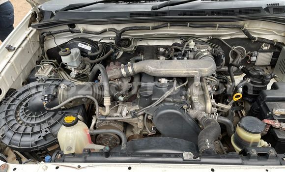 Nunua Ilio tumika Toyota Hilux Nyeupe Gari ndani ya Maputo nchini Maputo Nunua Ilio tumika Toyota Hilux Nyeupe Gari ndani ya Maputo nchini Maputo