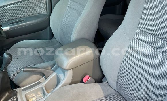 Nunua Ilio tumika Toyota Hilux Nyeupe Gari ndani ya Maputo nchini Maputo Nunua Ilio tumika Toyota Hilux Nyeupe Gari ndani ya Maputo nchini Maputo