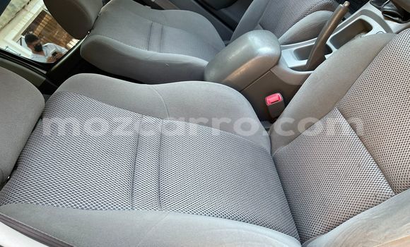 Nunua Ilio tumika Toyota Hilux Nyeupe Gari ndani ya Maputo nchini Maputo Nunua Ilio tumika Toyota Hilux Nyeupe Gari ndani ya Maputo nchini Maputo