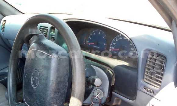Nunua Ilio tumika Toyota Hilux Fedha Gari ndani ya Maputo nchini Maputo Nunua Ilio tumika Toyota Hilux Fedha Gari ndani ya Maputo nchini Maputo