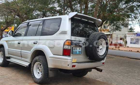 Nunua Ilio tumika Toyota Land Cruiser Prado Nyeupe Gari ndani ya Maputo nchini Maputo Nunua Ilio tumika Toyota Land Cruiser Prado Nyeupe Gari ndani ya Maputo nchini Maputo