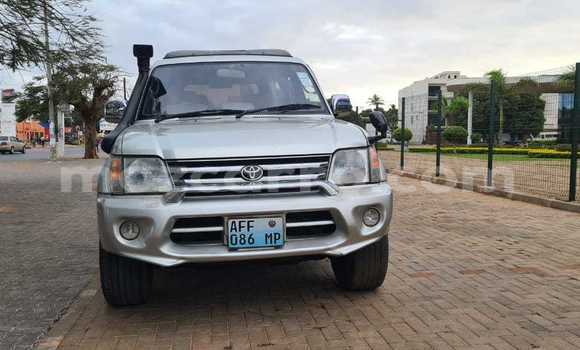 Nunua Ilio tumika Toyota Land Cruiser Prado Nyeupe Gari ndani ya Maputo nchini Maputo Nunua Ilio tumika Toyota Land Cruiser Prado Nyeupe Gari ndani ya Maputo nchini Maputo
