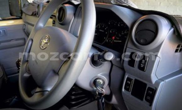 Tenga Tsaru Toyota Land Cruiser Bhurawuni Mota in Maputo in Maputo Tenga Tsaru Toyota Land Cruiser Bhurawuni Mota in Maputo in Maputo