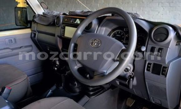 Tenga Tsaru Toyota Land Cruiser Bhurawuni Mota in Maputo in Maputo Tenga Tsaru Toyota Land Cruiser Bhurawuni Mota in Maputo in Maputo