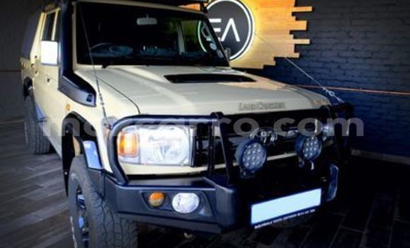 Tenga Tsaru Toyota Land Cruiser Bhurawuni Mota in Maputo in Maputo Tenga Tsaru Toyota Land Cruiser Bhurawuni Mota in Maputo in Maputo