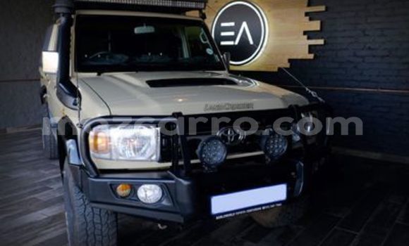 Tenga Tsaru Toyota Land Cruiser Bhurawuni Mota in Maputo in Maputo Tenga Tsaru Toyota Land Cruiser Bhurawuni Mota in Maputo in Maputo