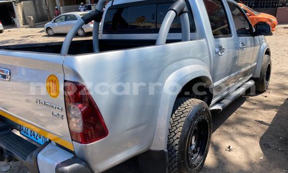 Nunua Ilio tumika Isuzu KB Fedha Gari ndani ya Maputo nchini Maputo Nunua Ilio tumika Isuzu KB Fedha Gari ndani ya Maputo nchini Maputo