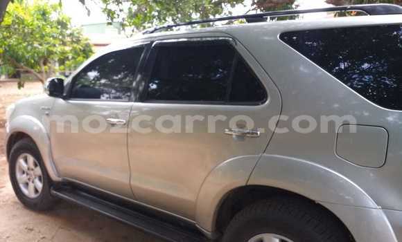 Nunua Ilio tumika Toyota Fortuner Nyingine Gari ndani ya Maputo nchini Maputo Nunua Ilio tumika Toyota Fortuner Nyingine Gari ndani ya Maputo nchini Maputo
