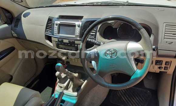 Nunua Ilio tumika Toyota Fortuner Nyeupe Gari ndani ya Maputo nchini Maputo Nunua Ilio tumika Toyota Fortuner Nyeupe Gari ndani ya Maputo nchini Maputo