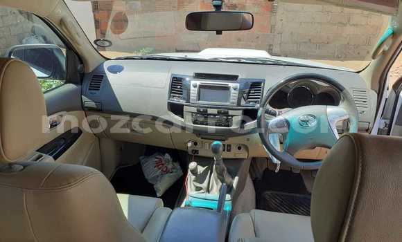 Nunua Ilio tumika Toyota Fortuner Nyeupe Gari ndani ya Maputo nchini Maputo Nunua Ilio tumika Toyota Fortuner Nyeupe Gari ndani ya Maputo nchini Maputo