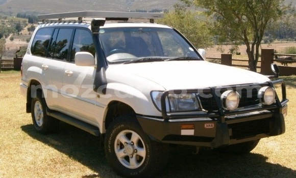 Buy Used Toyota Land Cruiser Prado White Car in Maputo in Maputo