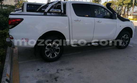 Nunua Ilio tumika Mazda BT-50 Nyeupe Gari ndani ya Maputo nchini Maputo Nunua Ilio tumika Mazda BT-50 Nyeupe Gari ndani ya Maputo nchini Maputo