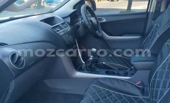 Nunua Ilio tumika Mazda BT-50 Nyeupe Gari ndani ya Maputo nchini Maputo Nunua Ilio tumika Mazda BT-50 Nyeupe Gari ndani ya Maputo nchini Maputo