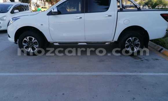 Nunua Ilio tumika Mazda BT-50 Nyeupe Gari ndani ya Maputo nchini Maputo Nunua Ilio tumika Mazda BT-50 Nyeupe Gari ndani ya Maputo nchini Maputo