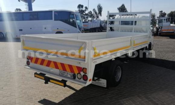 Comprar Usado Toyota Dyna Branco Caminhão em Maputo em Maputo Comprar Usado Toyota Dyna Branco Caminhão em Maputo em Maputo