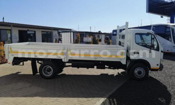 Comprar Usado Toyota Dyna Branco Caminhão em Maputo em Maputo Comprar Usado Toyota Dyna Branco Caminhão em Maputo em Maputo