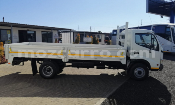 Comprar Usado Toyota Dyna Branco Caminhão em Maputo em Maputo Comprar Usado Toyota Dyna Branco Caminhão em Maputo em Maputo