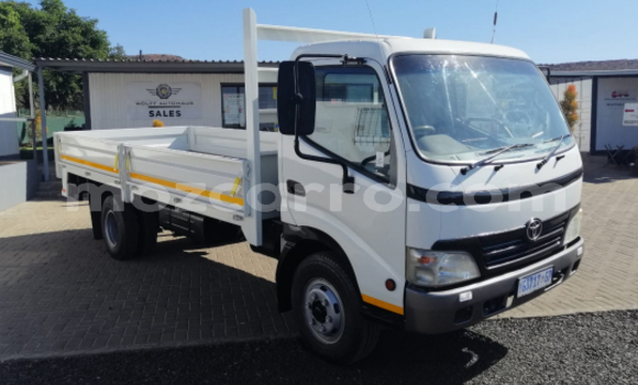Comprar Usado Toyota Dyna Branco Caminhão em Maputo em Maputo Comprar Usado Toyota Dyna Branco Caminhão em Maputo em Maputo