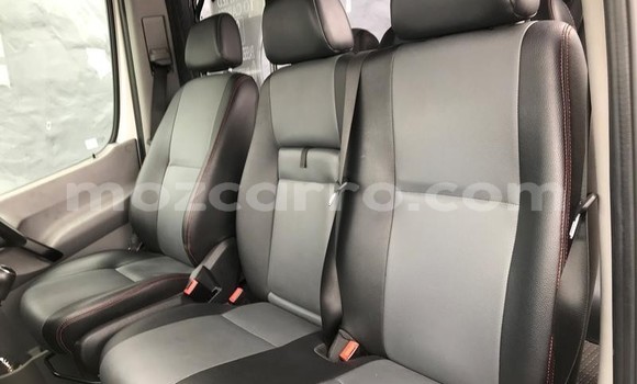 Comprar Usado Volkswagen Transporter Branco Carro em Beira em Sofala Comprar Usado Volkswagen Transporter Branco Carro em Beira em Sofala