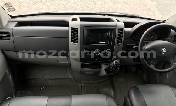Comprar Usado Volkswagen Transporter Branco Carro em Beira em Sofala Comprar Usado Volkswagen Transporter Branco Carro em Beira em Sofala