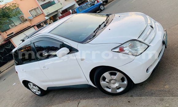 Comprar Usado Toyota IST Branco Carro em Maputo em Maputo