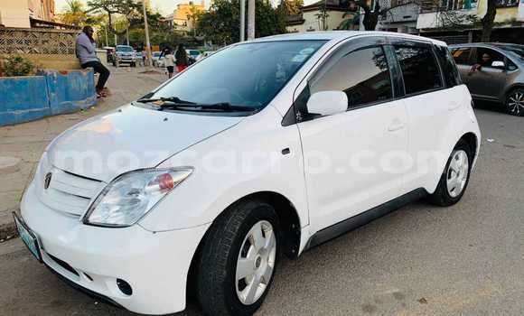Nunua Ilio tumika Toyota IST Nyeupe Gari ndani ya Maputo nchini Maputo Nunua Ilio tumika Toyota IST Nyeupe Gari ndani ya Maputo nchini Maputo
