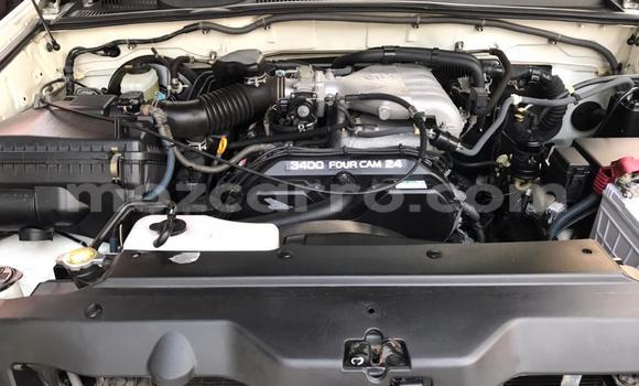 Nunua Ilio tumika Toyota Land Cruiser Prado Nyeupe Gari ndani ya Maputo nchini Maputo Nunua Ilio tumika Toyota Land Cruiser Prado Nyeupe Gari ndani ya Maputo nchini Maputo