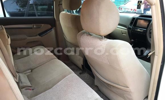 Nunua Ilio tumika Toyota Land Cruiser Prado Nyeupe Gari ndani ya Maputo nchini Maputo Nunua Ilio tumika Toyota Land Cruiser Prado Nyeupe Gari ndani ya Maputo nchini Maputo