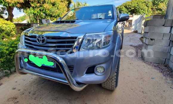 Comprar Usado Toyota Hilux Prata Carro em Maputo em Maputo Comprar Usado Toyota Hilux Prata Carro em Maputo em Maputo