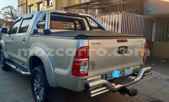 Nunua Ilio tumika Toyota Hiluxe VIGO Brown Gari ndani ya Maputo nchini Maputo Nunua Ilio tumika Toyota Hiluxe VIGO Brown Gari ndani ya Maputo nchini Maputo