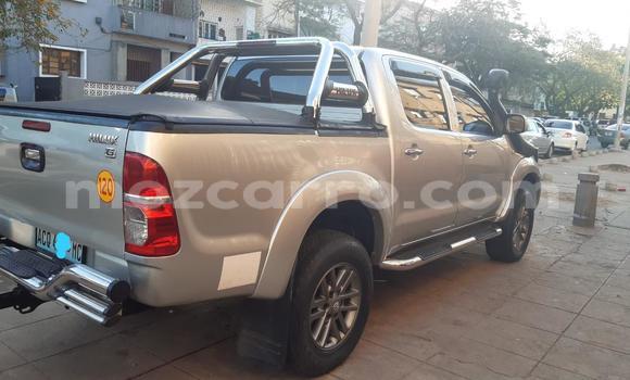 Nunua Ilio tumika Toyota Hiluxe VIGO Brown Gari ndani ya Maputo nchini Maputo Nunua Ilio tumika Toyota Hiluxe VIGO Brown Gari ndani ya Maputo nchini Maputo