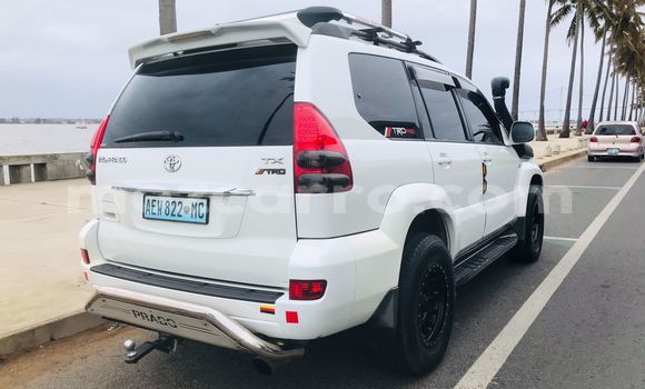 Nunua Ilio tumika Toyota Land Cruiser Prado Nyeupe Gari ndani ya Maputo nchini Maputo