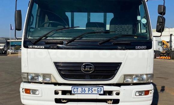 Comprar Usado Nissan UD Branco Caminhão em Chibuto em Gaza Comprar Usado Nissan UD Branco Caminhão em Chibuto em Gaza