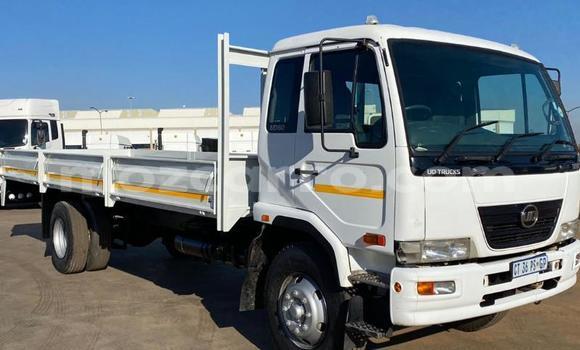 Comprar Usado Nissan UD Branco Caminhão em Chibuto em Gaza Comprar Usado Nissan UD Branco Caminhão em Chibuto em Gaza