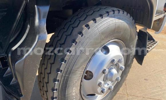 Comprar Usado Nissan UD Branco Caminhão em Chibuto em Gaza Comprar Usado Nissan UD Branco Caminhão em Chibuto em Gaza