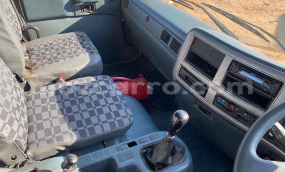 Comprar Usado Nissan UD Branco Caminhão em Chibuto em Gaza Comprar Usado Nissan UD Branco Caminhão em Chibuto em Gaza