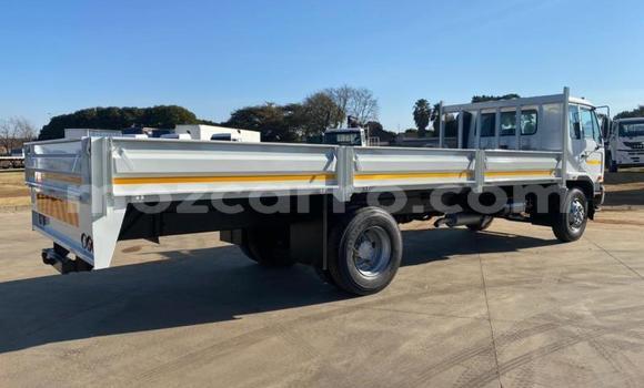Comprar Usado Nissan UD Branco Caminhão em Chibuto em Gaza Comprar Usado Nissan UD Branco Caminhão em Chibuto em Gaza