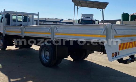 Comprar Usado Nissan UD Branco Caminhão em Chibuto em Gaza Comprar Usado Nissan UD Branco Caminhão em Chibuto em Gaza