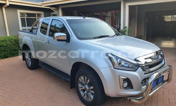 Comprar Usado Isuzu D-MAX Prata Carro em Chifunde em Tete Comprar Usado Isuzu D-MAX Prata Carro em Chifunde em Tete