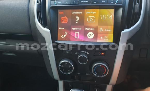 Comprar Usado Isuzu D-MAX Prata Carro em Chifunde em Tete Comprar Usado Isuzu D-MAX Prata Carro em Chifunde em Tete