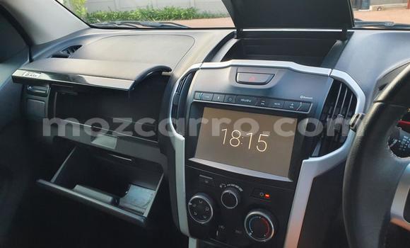 Comprar Usado Isuzu D-MAX Prata Carro em Chifunde em Tete Comprar Usado Isuzu D-MAX Prata Carro em Chifunde em Tete